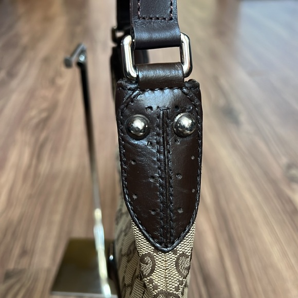 A226 - π― % authentic Gucci shoulder bag - Picture 14 of 16